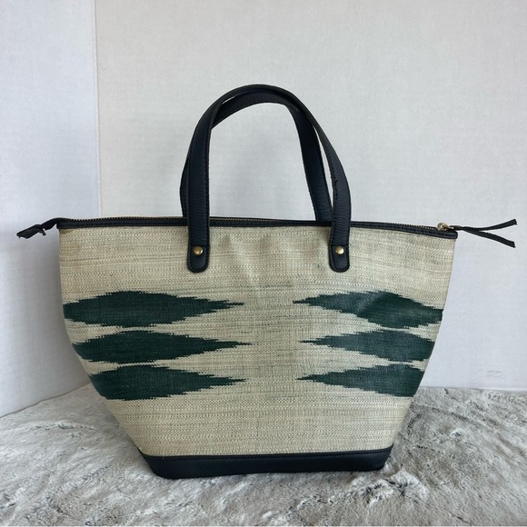 New Decena Collections Stylish Black and Green Bag Set - Picture 2 of 15